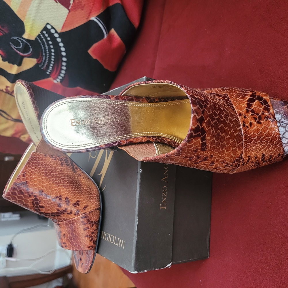 Enzo Angiolini Brown Textured Leather Mules